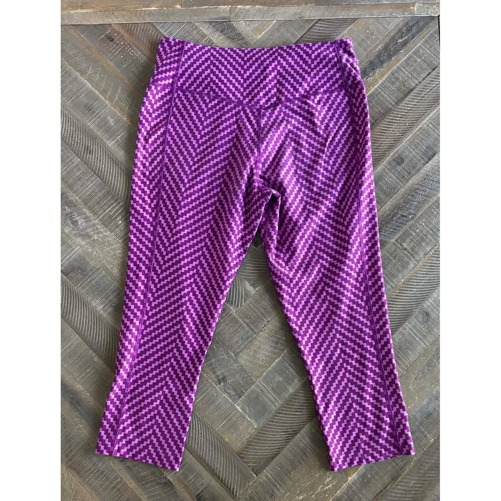 Nike Legend Dri-FIT Purple Chevron Zigzag Cropped Leggings Womens Size M